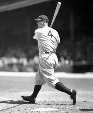 YANKEES ALLTIME GREAT LOU GEHRIG AT BAT HALL OF FAME LEGEND 8x10 