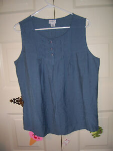 Jaclyn Smith women's sleeveless blue top design at neck line 3 buttons size L