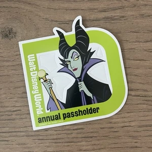Disney’s Annual Passholder Maleficent Magnet Authentic Dragon Green Purple NEW - Picture 1 of 4
