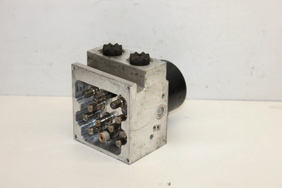 Conjunto de bomba de freno antibloqueo ABS compatible con 2500 3500 RAM 2012-2018 (VN2) Foto 1 de 4