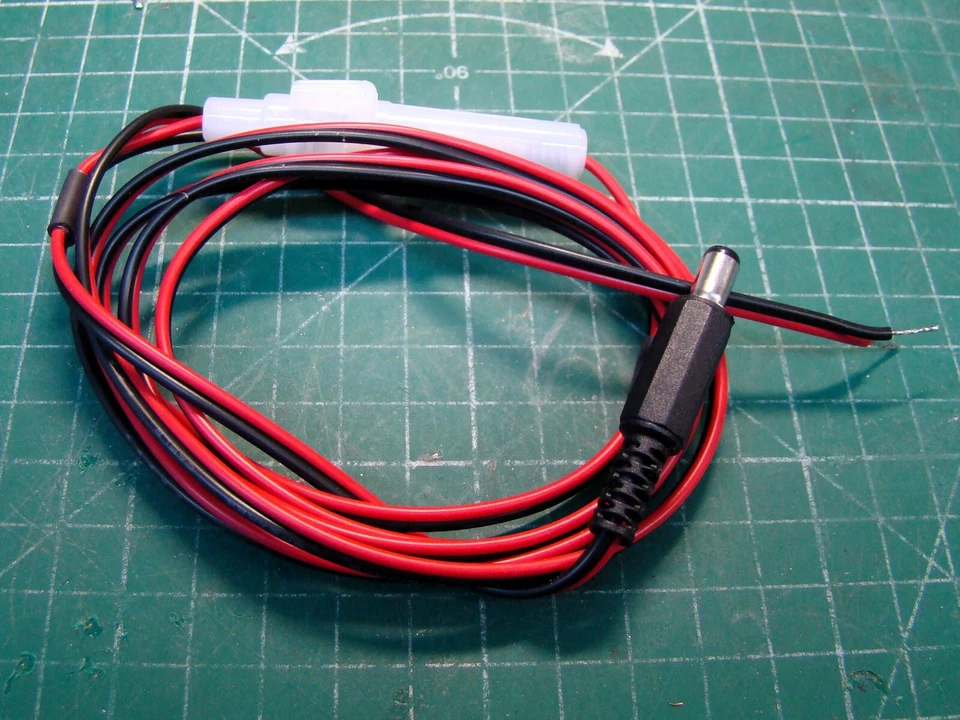 Midland 77-805 power lead with inline fuse to open end