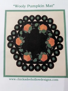 Wooly Pumpkin Mat Wool Felt Applique Pattern By Chickadee Hollow Designs  - Picture 1 of 2