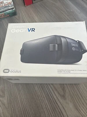 Samsung Gear VR Oculus Virtual Reality Headset 2016 SM-R323 Blue / Black USB-C - Image 1 of 2