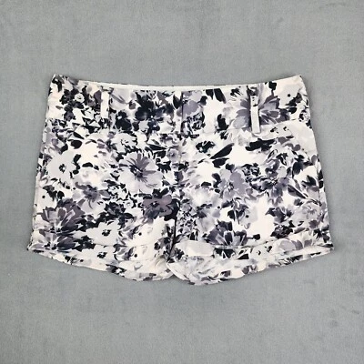 Pantalones cortos chinos de tiro medio Guess para mujer talla 30 estampado floral Foto 1 de 4