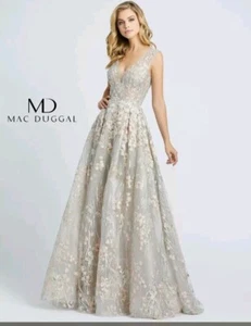 MAC Duggal Damenkleid mit Blumenstickerei und V-Ausschnitt Größe 2 neu mit Etikett Stil A20131 - Bild 1 von 12
