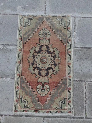 Small Turkish Oushak Rug 3x1.7 ft – Vintage Wool Mat, Peach & Sage - Image 1 of 4