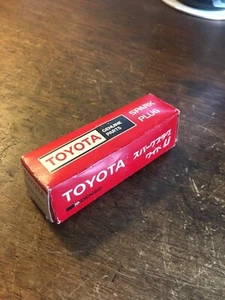 Bujía antigua original OEM Toyota 90919-01064 W16EXR-U 4Runner Land Cruiser - Imagen 1 de 5