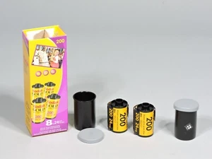 2 Kodak Gold 200 35mm Color Print Film - 24 Exposures per roll Expired 2009 - Imagen 1 de 4