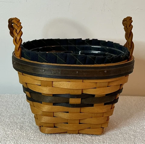 Vtg Longaberger 1999 Collector’s Club Renewal Basket W/Protector & Blue Liner Cover