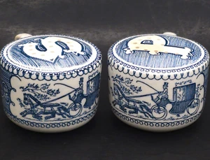 C1960 Currier & Ives Royal Blue Pferdekutsche Salz- und Pfefferstreuer Ersatz - Bild 1 von 8