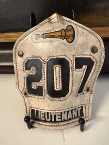Casco de bomberos de cuero vintage delantero Cairns motor FDNY 207 teniente Paul Conway - Imagen 1 de 2