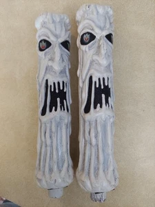 Katherines Collection 10" Wasserspeier Kerzenständer Halter 2er Set Halloween - Bild 1 von 14