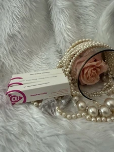 Mary Kay Jelly Lipgloss Hot Tamale, Poppy Love, Berry Me - Menge 3 Neu im Karton Neu aus altem Lagerbestand  - Bild 1 von 4