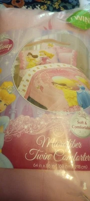 Disney Princess Comforter  Pink Reversible Twin    NIP - Image 1 of 4
