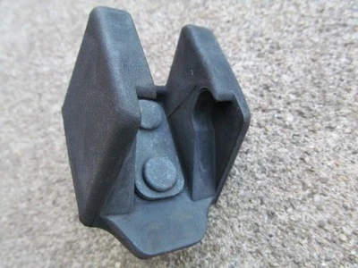 Jeep Wrangler TJ 1997-2000-01-02-03-04-05-06 receptor de correa de capó Foto 1 de 3