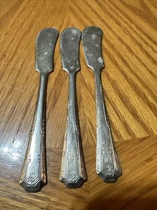 3 VINTAGE SHEFFIELD A1 BUTTER KNIFE ESTATE FIND UNCLEANED - Picture 1 of 2