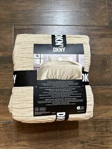 NWT DKNY Luxe Velvet Beige Crinkle Full/Queen Duvet Cover Set 3Pc  - Picture 1 of 3