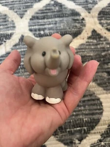 ¡VINTAGE! Fisher-Price Inc. 1997 Lindo tren de circo gris elefante gente pequeña - Imagen 1 de 9