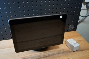 Amazon Echo Show 10 (3ª generación) carbón | Movimiento y Alexa - Imagen 1 de 10