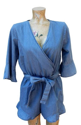 Mameluco de mezclilla Miss Selfridge talla 6 EE. UU.; 10 Reino Unido - Envoltura con volantes con cinturón Foto 1 de 3