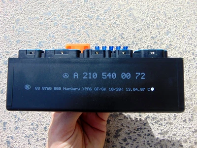 97-08 Mercedes R170 SLK230 Front Engine Relay Management Module A2105400072 OEM - Image 1 of 4