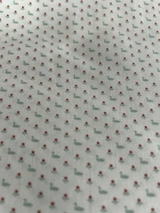 Vtg Cranston Green Duck Fabric Micro Calico Red Tulip 2 Y x 44 Quilt Cotton F63 - Picture 1 of 4