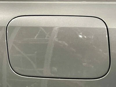 Audi Q3 2022 OEM llenado de combustible tanque de gasolina tapa de puerta cubierta Z7 Chronos gris 19-24 Foto 1 de 4