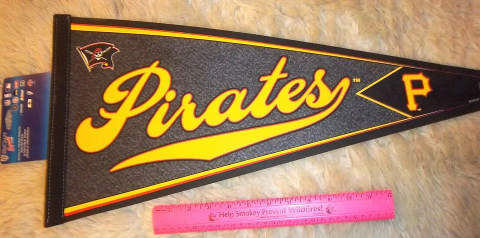 Pittsburgh Pirates MLB Baseball team 30 x 12 Felt Pennant, made in USA, 2007 - Image 1 of 1
