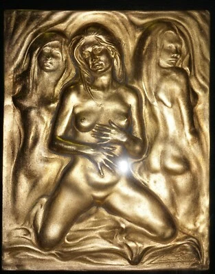 ZANAZZO PATRIZIO - BASSORILIEVO DORATO NUMERATO 15 D, DONNE NUDE- CON CORNICE - Immagine 1 di 4