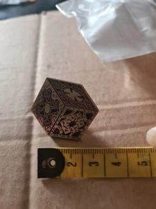 Hellraiser Lament Configuration Puzzle Box Horror Metal & Enamel Pin Badge New - Picture 1 of 3