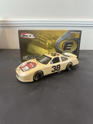 Elliott Sadler #38 M&M 2005 Test Car Elite Action 1/24 Diecast - Image 1 of 4