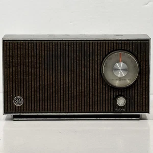 GE General Electric Vintage RADIO T2100A 1960er Jahre Mid Century Modern AM Radio - Bild 1 von 4