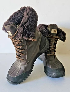 UGG Adirondack II sandfarbene & wasserdichte Stiefel US Damengröße: 8,5 braun Lederoptik - Bild 1 von 7