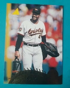 1995 Pinnacle #64 Lee Smith - Baltimore Orioles  - Picture 1 of 2