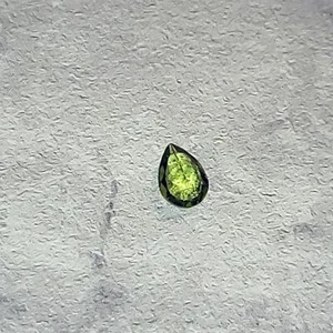 Genuine Pear-Shaped Faceted Peridot Loose Stone 1.75 CT--Very Pretty! - Picture 1 of 4