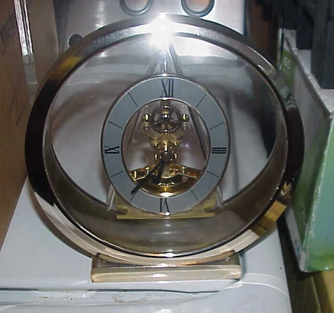 HOWARD MILLER MANTLE / DESK CLOCK, SEE THROUGH, MODEL 621-270. TAIWAN, WORKING Cover