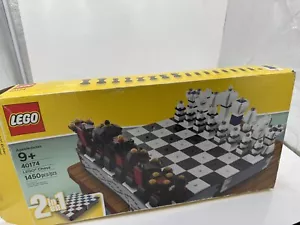 LEGO Miscellaneous: Lego Chess (40174) - Picture 1 of 7