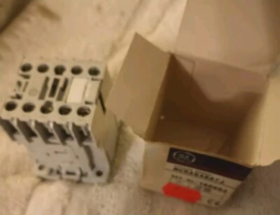 GENERAL ELECTRIC MCRA040ATJ CONTACTOR NIB - Image 1 of 4