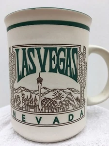 Taza de café de cerámica LAS VEGAS NEVADA marfil y verde oscuro texturizado 253* - Imagen 1 de 7