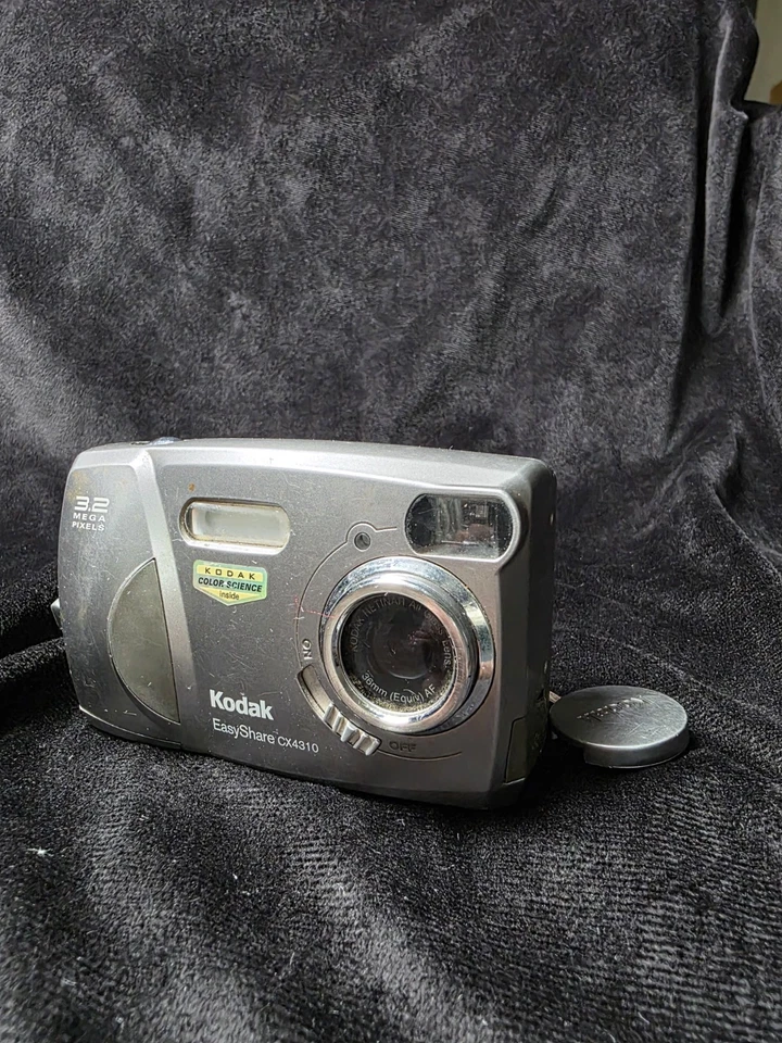 Kodak EasyShare CX4310 3.2MP Digital Camera Silver - Image 1 of 4