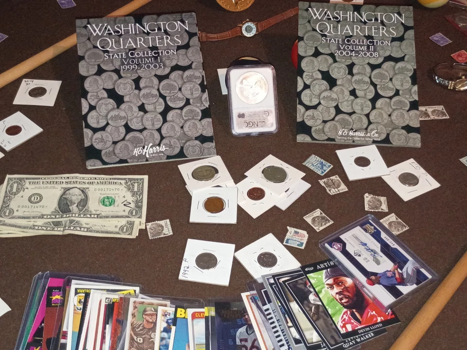 Estate Lot Sale Vintage  - Image 1 of 4