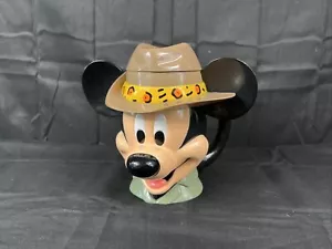 Mickey Mouse Safari Sombrero Taza Bisagras Abatible Tapa Plástico Taza Con Tapa Disney Sobre Hielo - Imagen 1 de 16