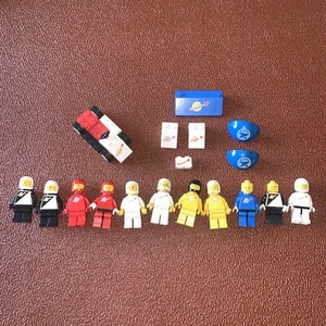 Pacchetto Lego spaziale vintage personaggi astronauti  - Foto 1 di 18
