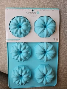 Silicone Treat Mold - Picture 1 of 2