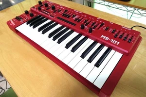 Behringer MS-101 Analog Synthesizer  - Picture 1 of 12