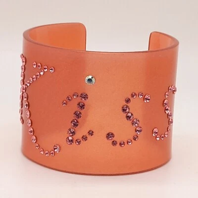 Pulseiras de festa punho aberto carta beijo plástico lucite pérolas rosa largas robustas - Imagem 1 de 4