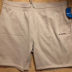 NWT $60 Columbia Men's XXL Gray Logo Fleece Drawstring 3 Pockets Shorts - Picture 1 of 5