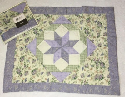 JC Penney Púrpura Crema Patchwork Floral Std Shams (2) Violeta Lavanda Acolchado Foto 1 de 4