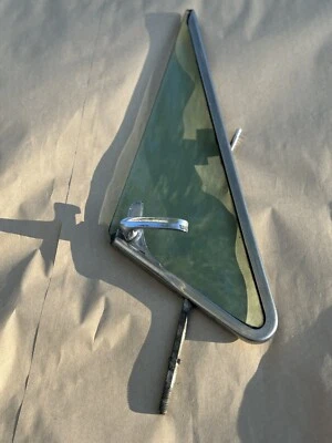 Ford Mustang L.H. 1968 fabricante de equipos originales CONJUNTO DE VENTANA DE VENTILACIÓN con VIDRIO DE SEGURIDAD TINTADO CarLite ORIG Foto 1 de 4