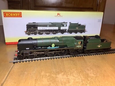 Hornby BR 4-6-2 Rebuilt Battle of Britain 34109 Sir Trafford Leigh Mallory Sound - Image 1 of 4